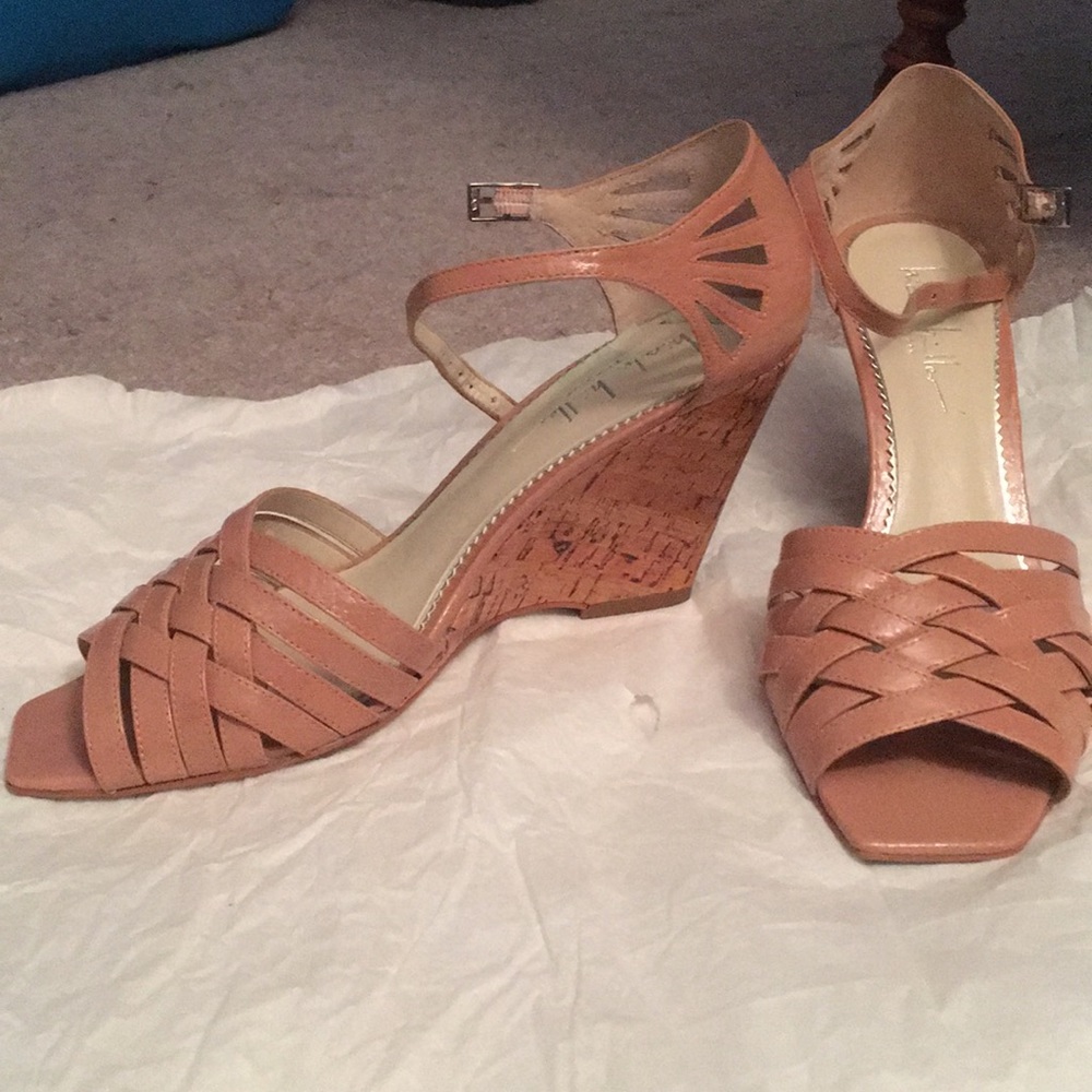 Nicole Miller Wedge size 8